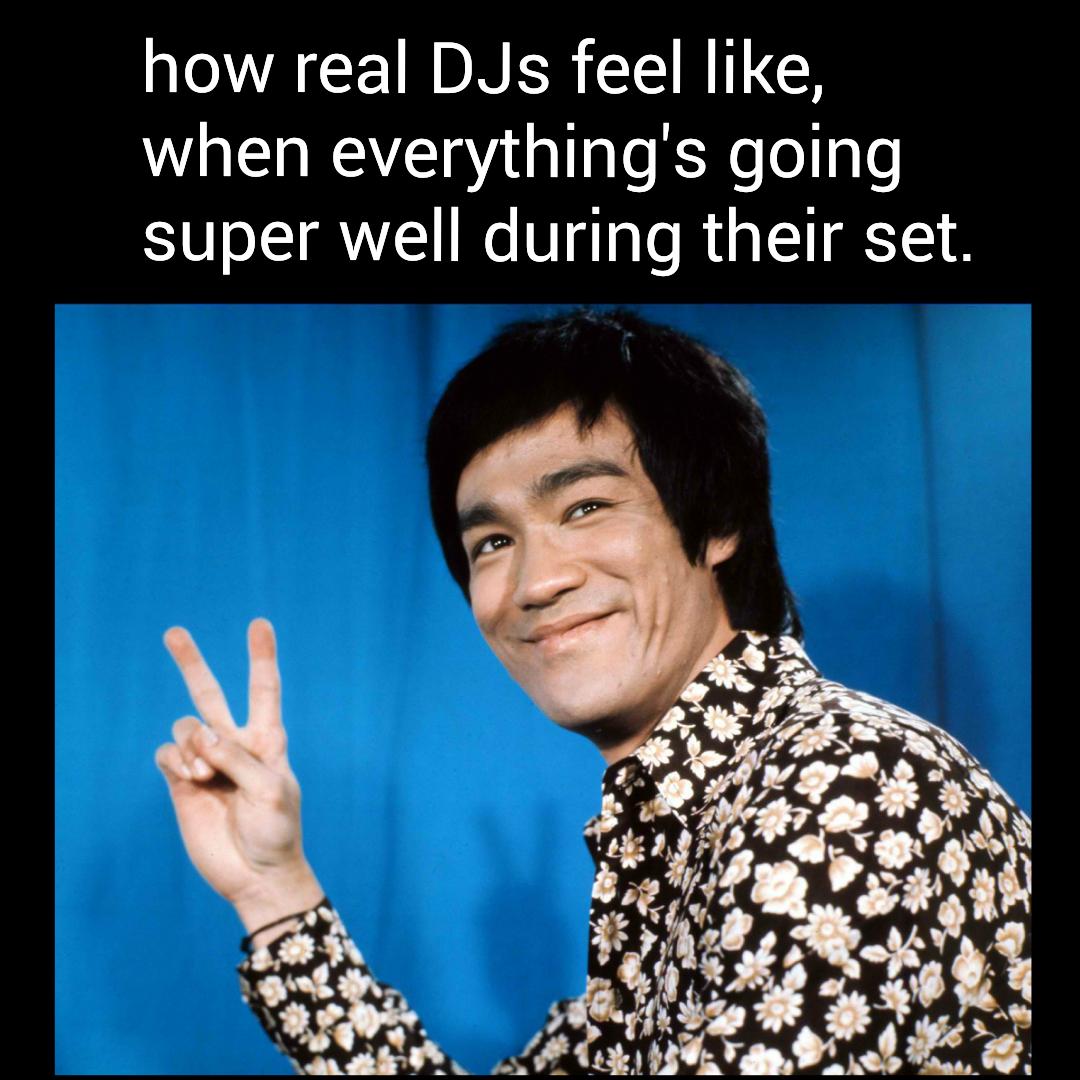 iamSHASHU's tweet photo. #realdjing #onlydjsknow http://t.co/c12VRL0fVw