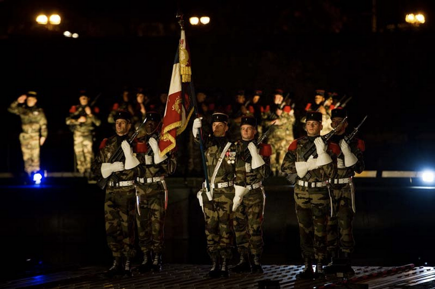 armeedeTerre's tweet photo. Après 3 jours d'entraînement au cœur de la ville, bilan de l'exercice #ANGERS2014 -> http://t.co/pm6so2UdOx http://t.co/cBOlDO7IZw