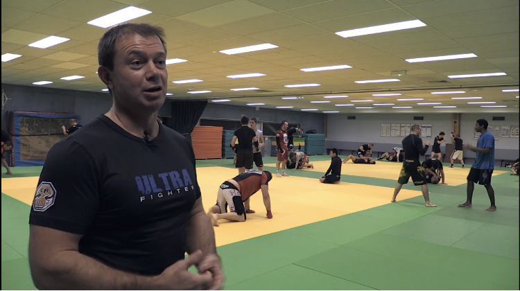 TySeb564's tweet photo. Un article Complet sur le MMA:
le monde du MMA. http://t.co/NDuBBmoEUH via @lequipe http://t.co/j5JijgS2sX (via @UltraFighter1)