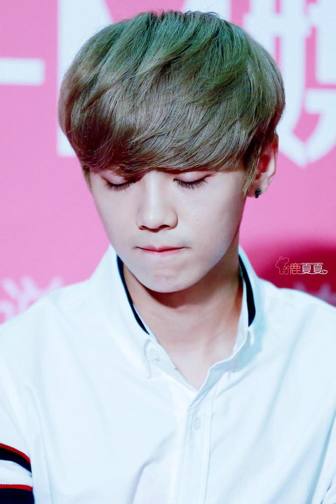 BozzLuLine_'s tweet photo. ไม่มีคนคิดถึงผมเลย...ร้องไห้แปบ http://t.co/BgZ28Njvwc
