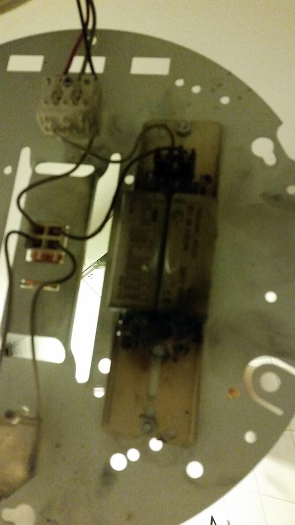 Emergency call out last night. See what's wrong ? :-/