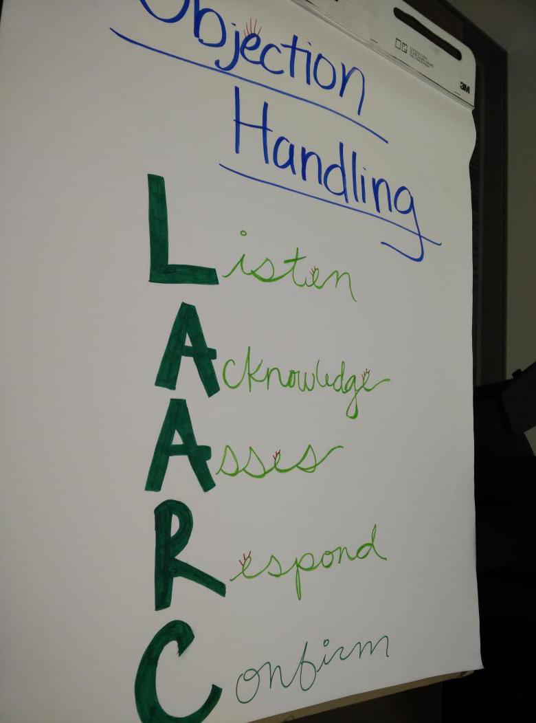 MeganLeppez's tweet photo. Vets are in the sales lab ready to practice for Rookie Preview!  #SalesProcess #UTDsales http://t.co/LAPNamLRav