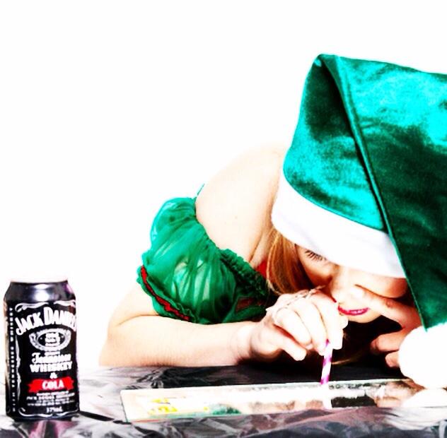 SkyeQuinnModel's tweet photo. Naughty elf Christmas coming jack daniels coke baby elf xxx http://t.co/znWsUU2RCu