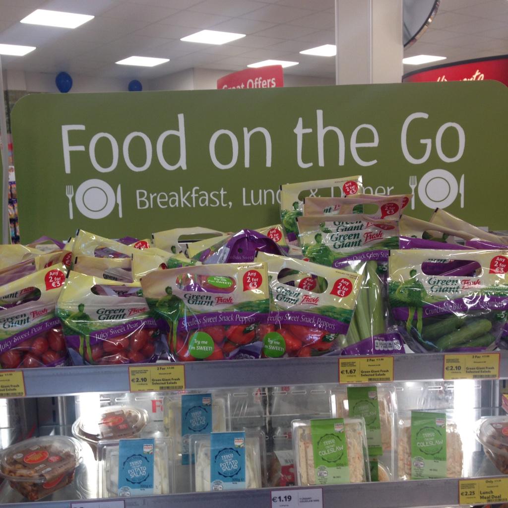 samueldennigan's tweet photo. Some lovely @GreenGiantFresh products in the #foodonthego section in #tesco Aungier street. #ggf #healthysnack http://t.co/tNtzamI9Ir