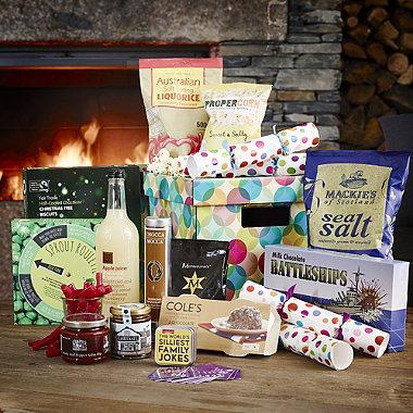 Want to spoil the family? RT&amp;Follow to win a festive hamper worth £65 from <a href="/LakelandUK/">Lakeland</a>