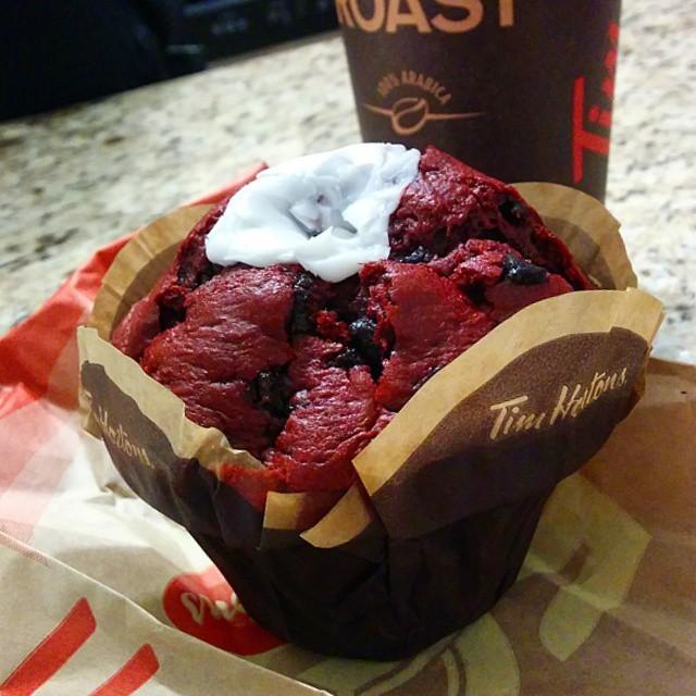 goodfoodtoronto's tweet photo. Red Velvet Muffin is a Donut in disguise! Epic muffin with Chocolate Chunks and filled with Icing inside! #timhor... http://t.co/Fmo6qgDoGI