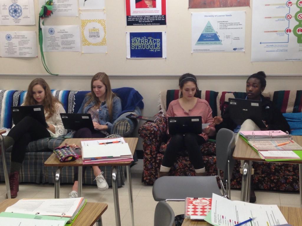 brettbowersAVID's tweet photo. Completing the drama in Sra. Solorzano's AP Spanish. #costaslevels2and3 #creativeapplication #mightyhighlanders http://t.co/j6vJFcWKGH