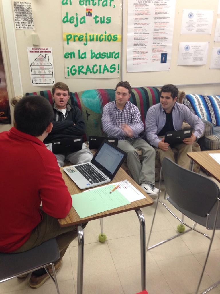 brettbowersAVID's tweet photo. Completing the drama in Sra. Solorzano's AP Spanish. #costaslevels2and3 #creativeapplication #mightyhighlanders http://t.co/j6vJFcWKGH