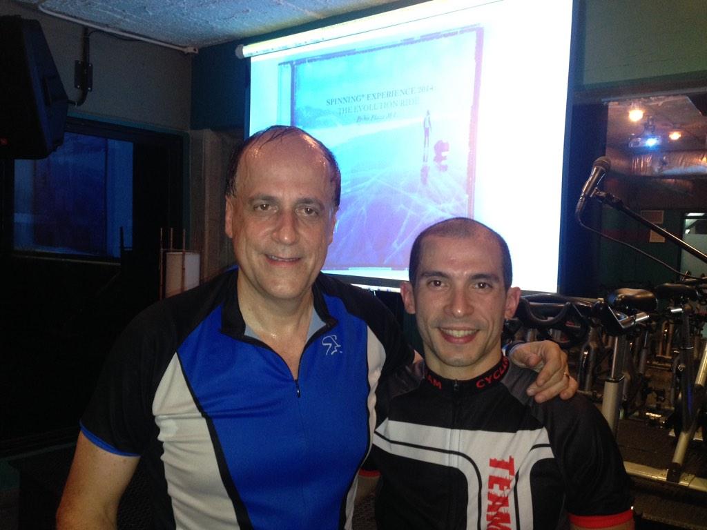 diegodecasas's tweet photo. Con el MI @PedroPlazaSpin en el @PlanetFitSpin #EvolutionRide Gracias por la buena energía, namaste http://t.co/QIeXQNQHj7