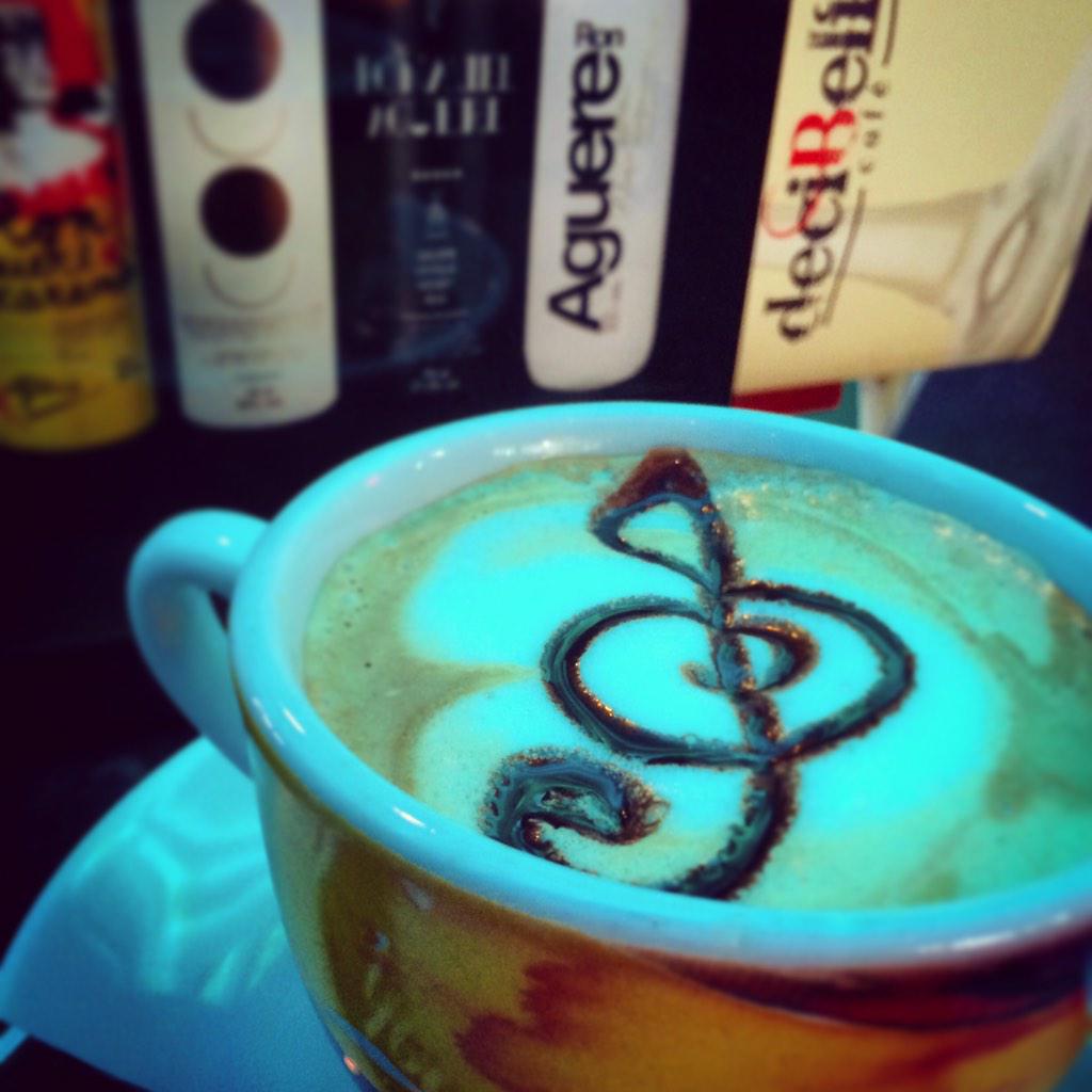 deciBeliusCafe's tweet photo. Bendito sea nuestro café de cada día. Sobre todo si es como este. #CafeMediterrani http://t.co/8clPdAd1mm
