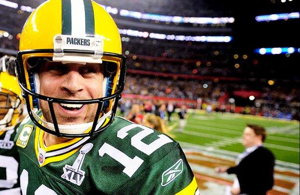 HAPPY BIRTHDAY TO AARON RODGERS, THE BEST QB IN THE LEAGUE AND MY ACTUAL BAE I LOVE YOU      