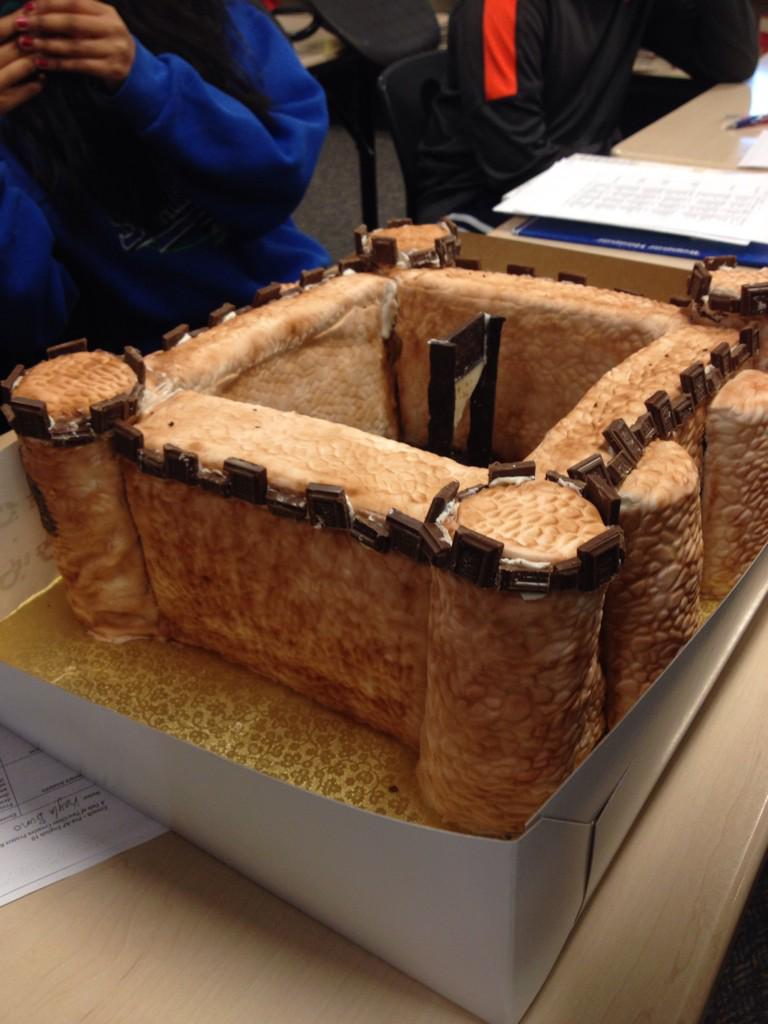 88kaity's tweet photo. #bastillecake #crouchistan #prisoncake 😍 http://t.co/EEvtN7DBRe