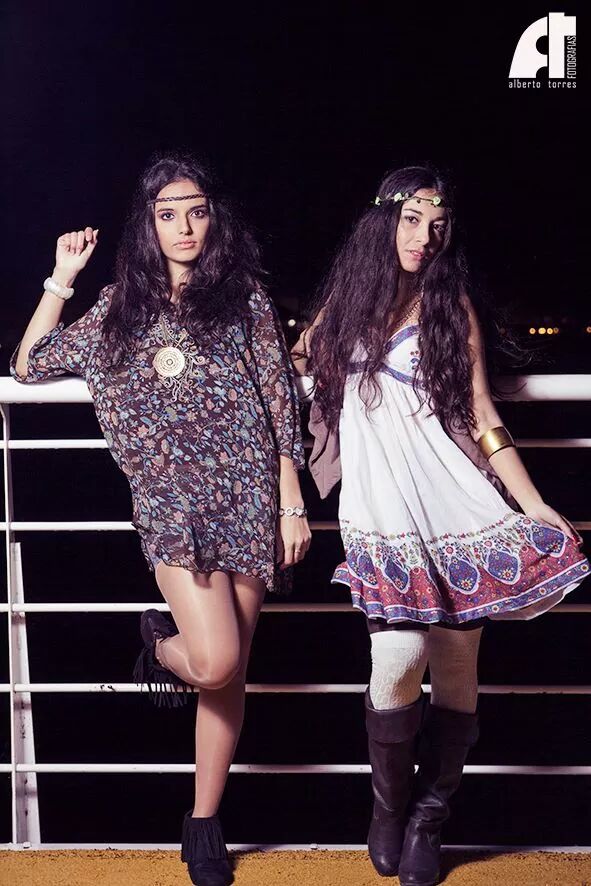 AlbertoCanon60D's tweet photo. sesión nocturna hippie style. 
modelos : @siildivina y Cynthia López 
ayudante iluminación : Antonio y Beatriz http://t.co/ZWNlwVtTE9