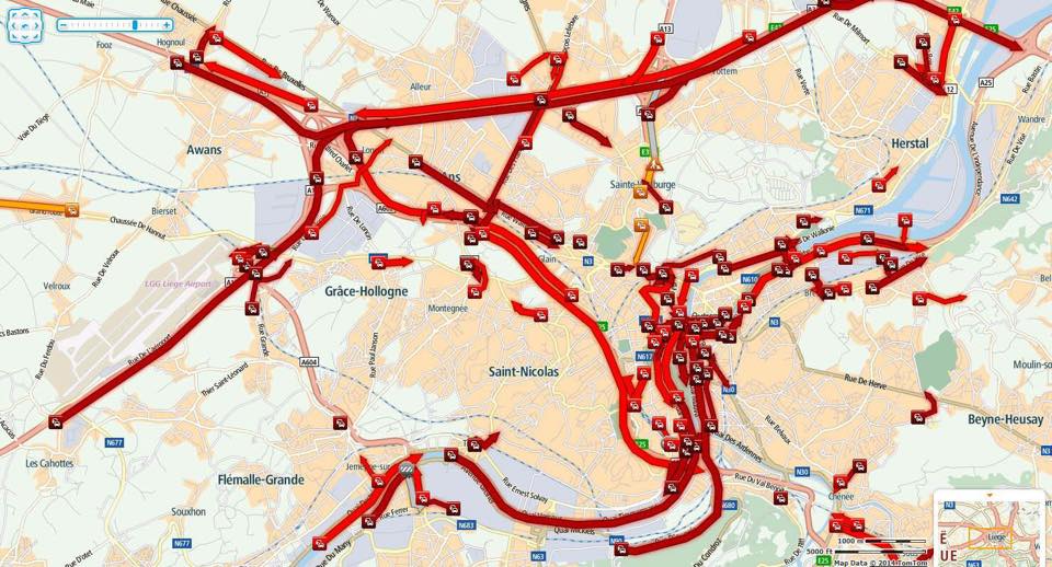 Hugues's tweet image. Liège maintenant #merciWilly !!!! Quand on disait "rivaliser avec les autres villes belges" on ne pensait pas à CA