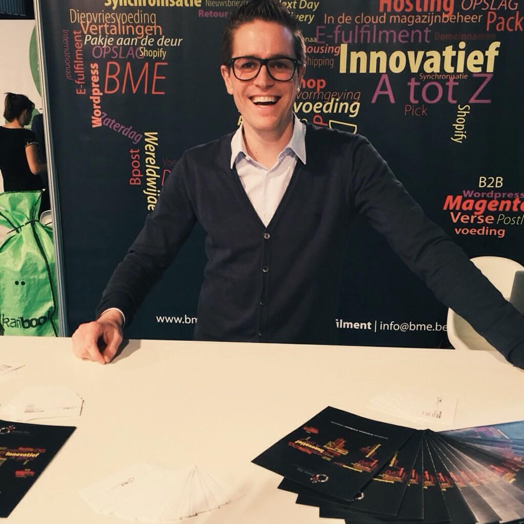 ChrisPietermans's tweet photo. Onze stand op de e-commercebeurs in Kortrijk! #happyduo @_Cicco http://t.co/WapVpf8Uch http://t.co/d5HWQRunAD