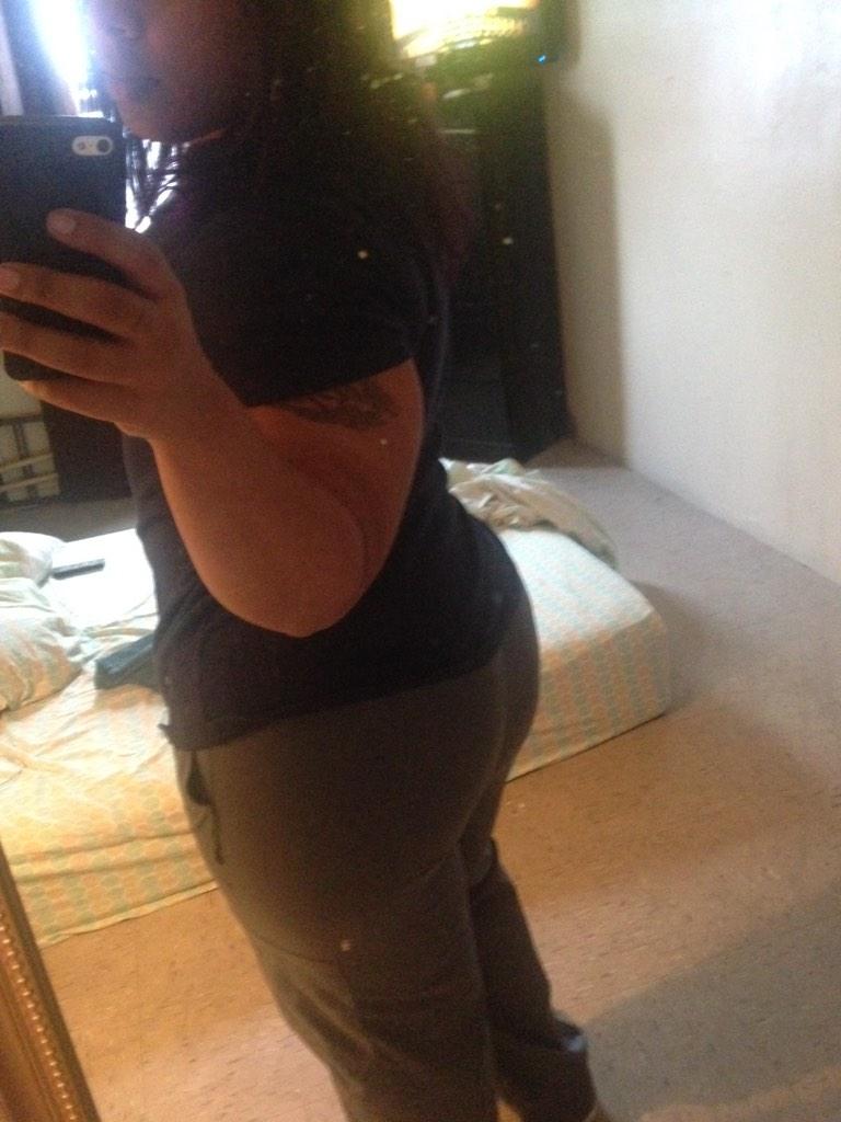 BKBecca107's tweet photo. I hate squats, but they do your booty good lol http://t.co/9pMYoMCkHZ