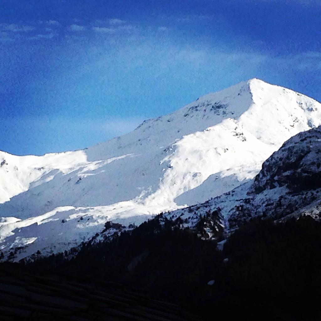 GingerHarve's tweet photo. Fresh powder ski session #ski #winter #fitnessmotivation #fitness #photography #landscape #military #valdisere http://t.co/hcrA2hArtM