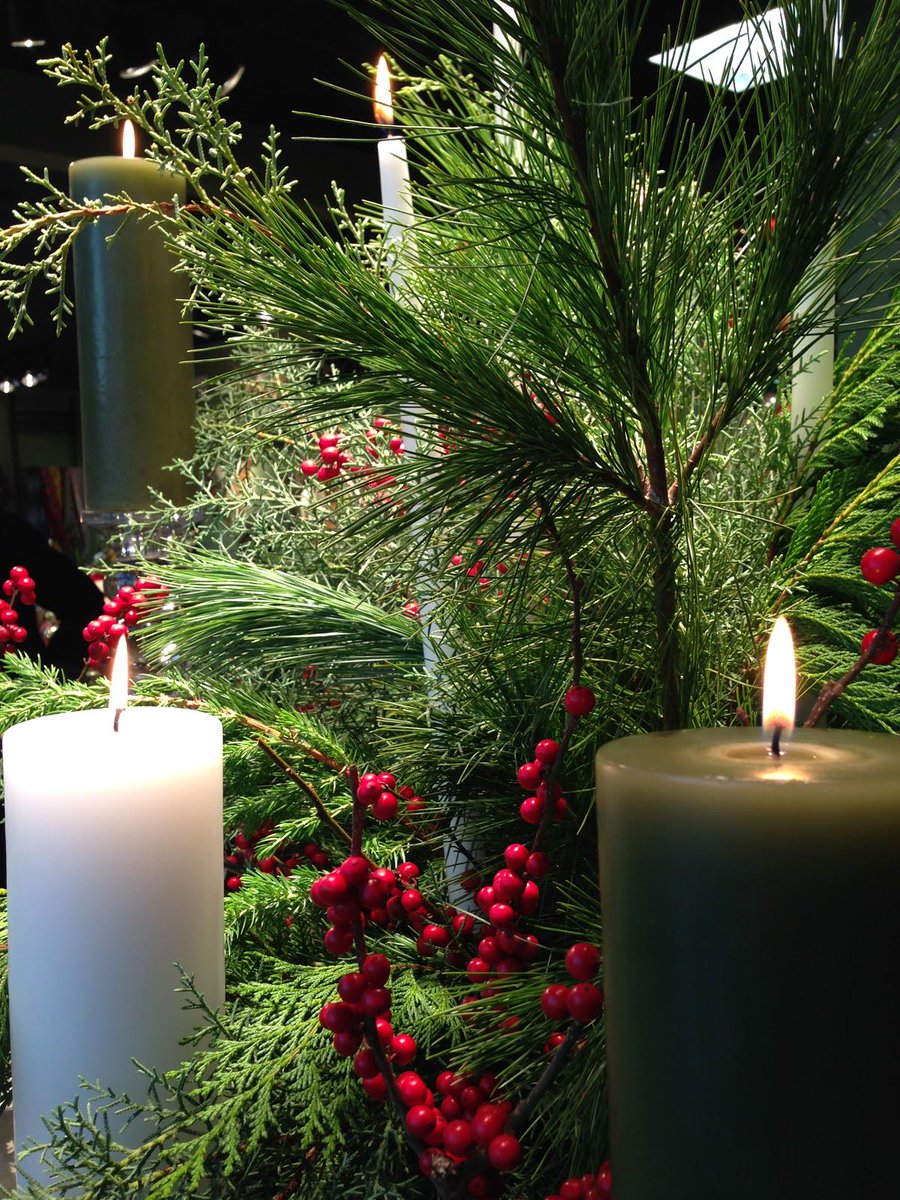 Creative_Candle's tweet photo. Check out this amazing #design from @RandyNealFloral for inspiration. #creativecandles http://t.co/BH5mJLthC8