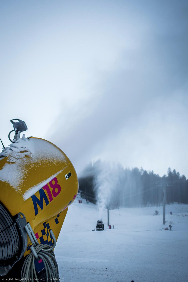 AngelFireResort's tweet photo. It may be sunny where you are but it's always snowing @ #AFResort. #snow #snowmaking #angelfiredup http://t.co/FcWGD5WSUq