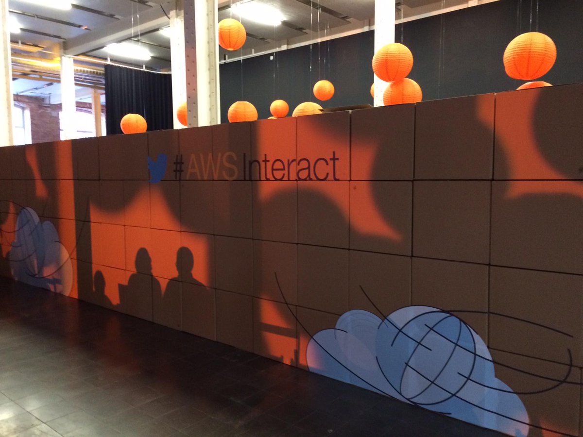 elSofaGroup's tweet photo. Interesante evento técnico para ingenieros y desarrolladores de apps #AWSInteract http://t.co/fwvAwCGG2R