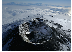 beth_calderone's tweet photo. Rover ascends to 2000 m. Volcano located west side of small island enclosed in ice sheets. #blakebh #geo http://t.co/SmLQtagyRG