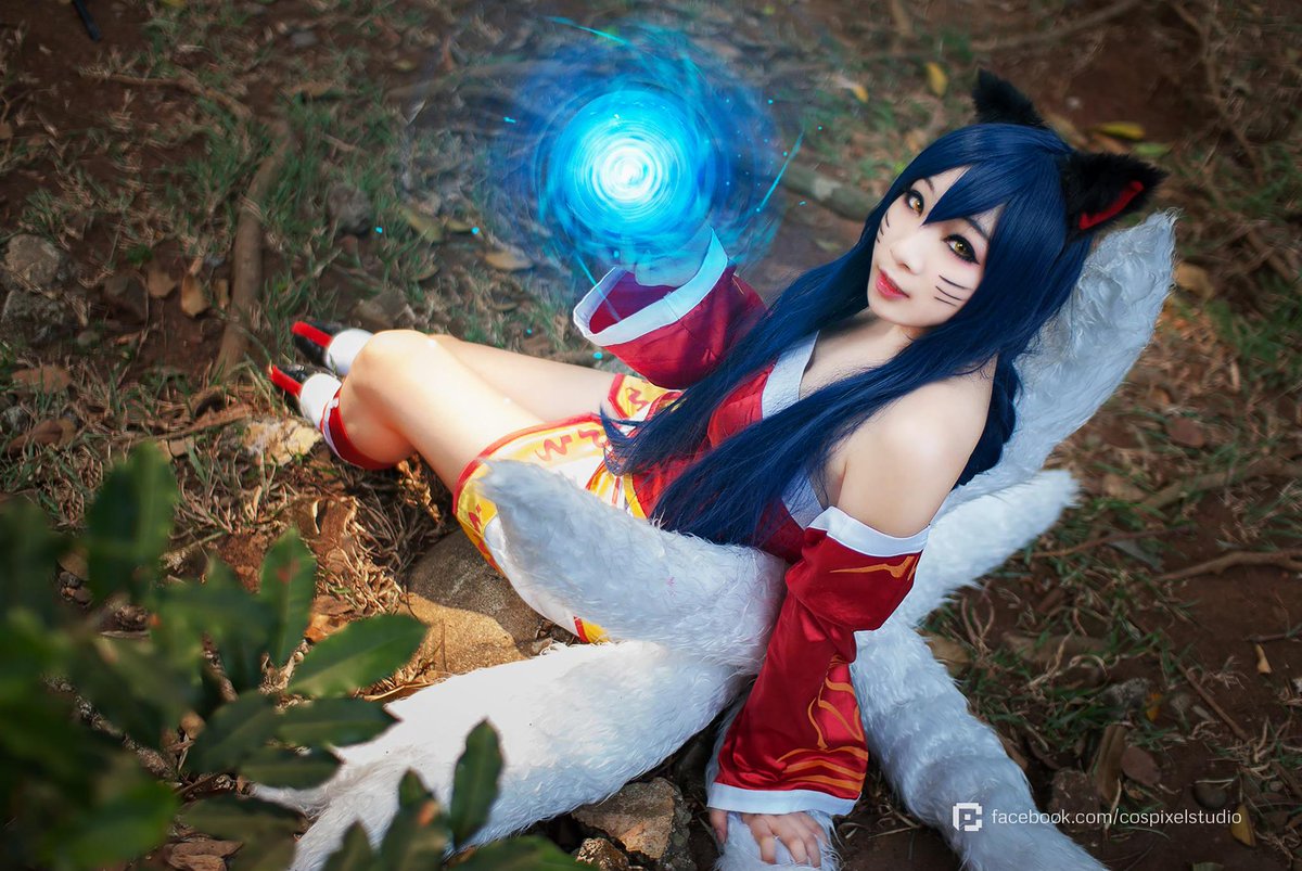 BakaaChuu's tweet photo. @LoL_Cosplay @ShareMyCosplay @AllThatsCosplay @LeagueOfLegends #cosplay #leagueoflegends #ninetailedfox #ahri http://t.co/CTtdTmxhJV