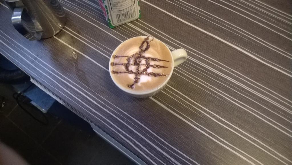Humate333's tweet image. Music coffe....It's very luring!Not???