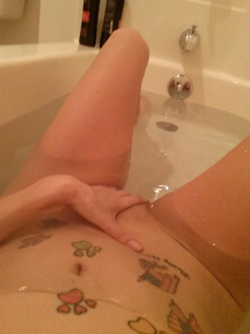 Morning hot bath #yummy http://t.co/JOTlqxvNq6<a href="/tag/yummy"class="tags">#yummy</a>