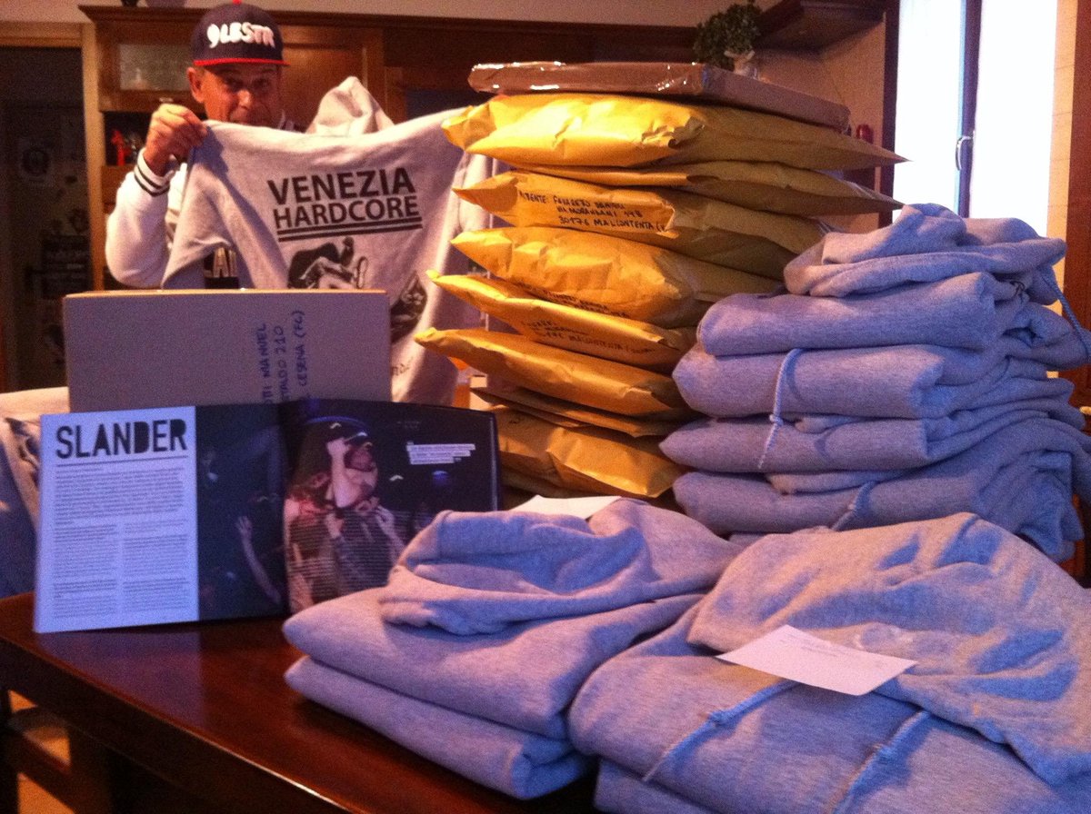 IF SOMEONE WANT TO BUY OUR SLANDER/VExHC HOODIES, WRITE US!