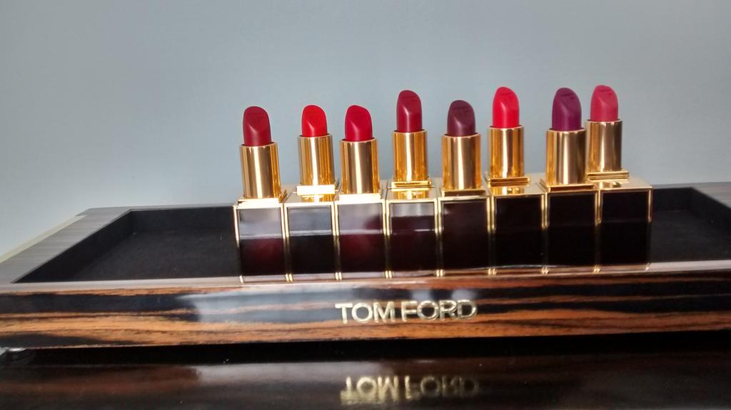 Guapologia's tweet photo. Conociendo LipColor y Lipshine #TFLips&Nails de Toms Ford http://t.co/PHd6qePIHD