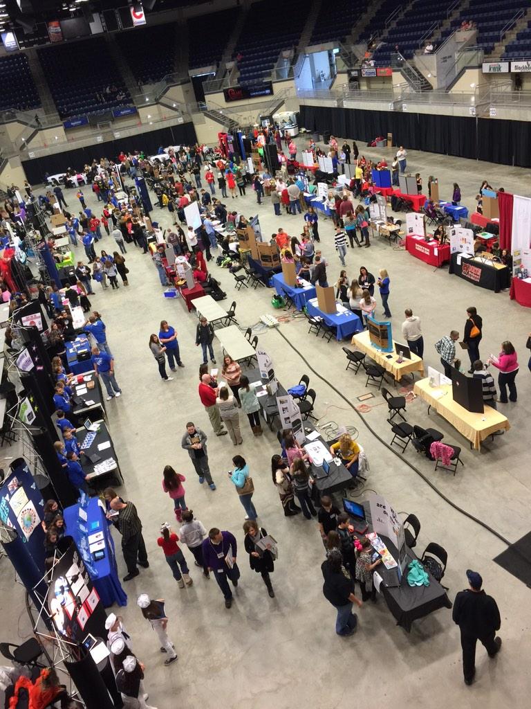 STLPKentucky's tweet photo. We filled @eastkyexpo w/over 600 students showing how they are using tech to lead their schools. #STLPFallShowcase http://t.co/lleVv1o1ez
