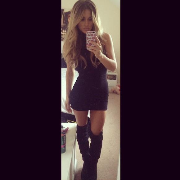All in black http://t.co/pSO44Go4ca<a href="/tag/sideboob"class="tags"><span>#sideboob</span></a>