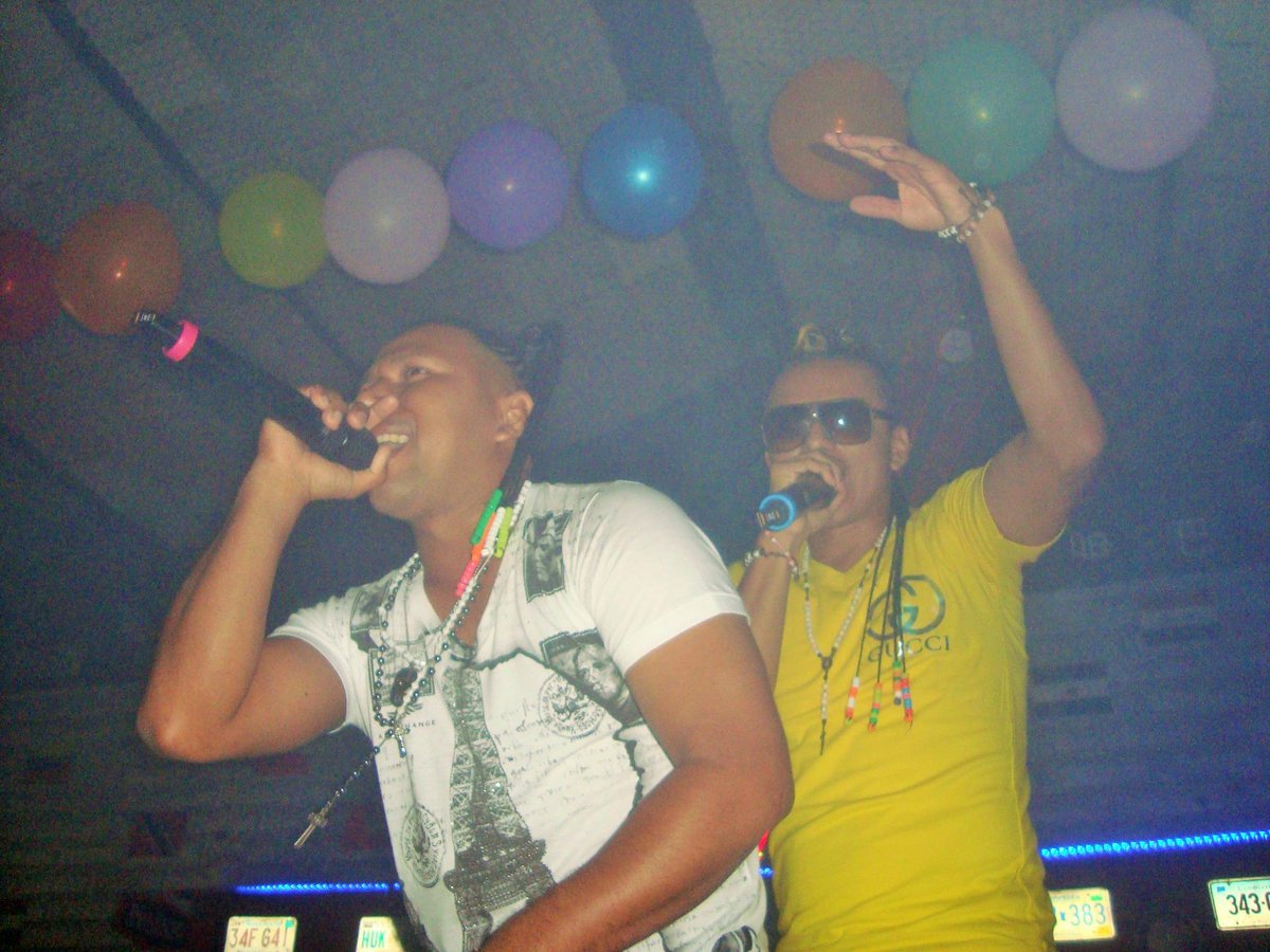 MEMOYANDY's tweet photo. QUIENES SON MEMO Y ANDY http://t.co/N4q7tIt3Av