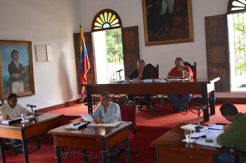 PrensaClebne's tweet photo. En Sesión Ordinaria del CLEBNE
Aprueban en primera discusión proyecto de Ley de Presupuesto para el 2015 http://t.co/t0UFmW0EZV