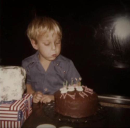 Happy birthday Nate Mendel 