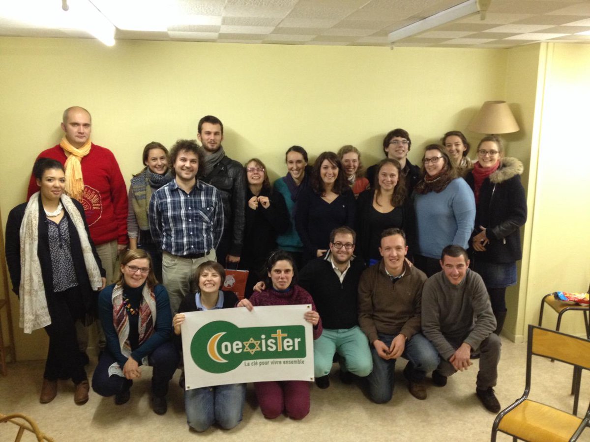 CoexisterLille's tweet photo. Bel exemple d'apprentissage du #VivreEnsemble ac #DancinginJaffa @AssoCoexister ! Rdv le 11déc pr le 1er #Coexich'ti http://t.co/b3diWGVgMs