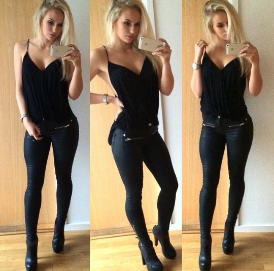 Tweet: All black today ♥
