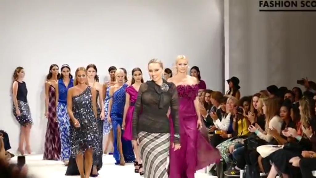 paolaberta's tweet photo. LFW SS15 @RohmirOR #pr #press #productions #LFW #Fashion #models #style #ROHMIR ✨👍🌟✌️😍
https://t.co/npEWNRuRrG http://t.co/083ehkMx0P