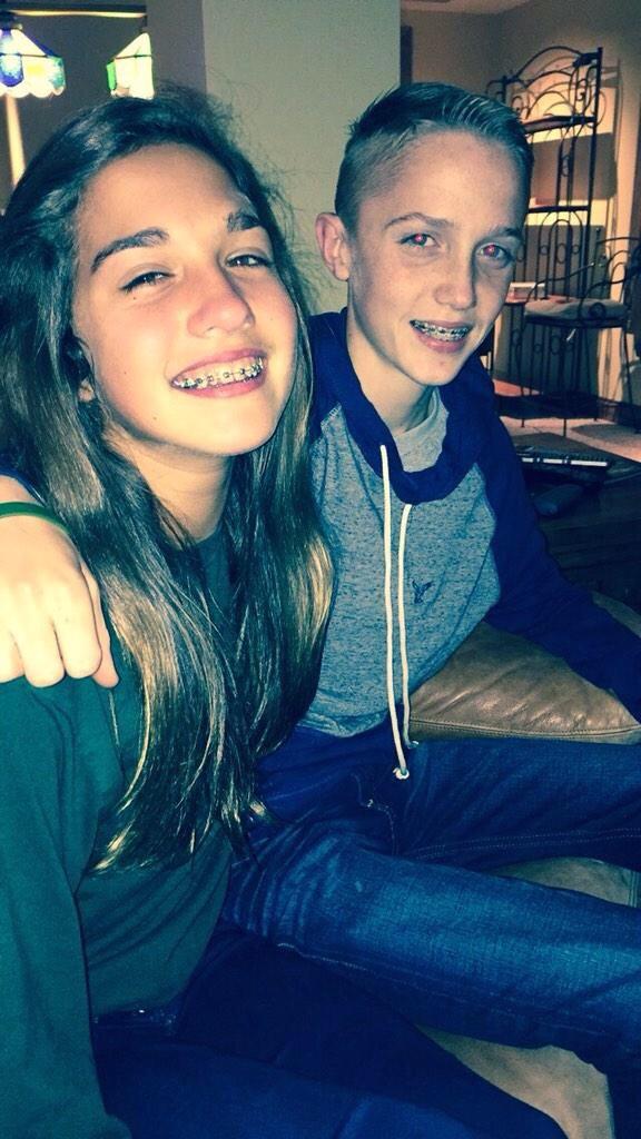 CatSchoolComps's tweet photo. Best Couple #2! FAV for Camole or RETWEET for Boe! 👫👫 http://t.co/LvJp4DVdfw