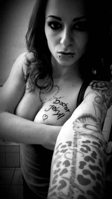 #tattoosandpiercings #inkedgirls #porn #mdh #mydirtyhobby http://t.co/G4cdkaZyPc