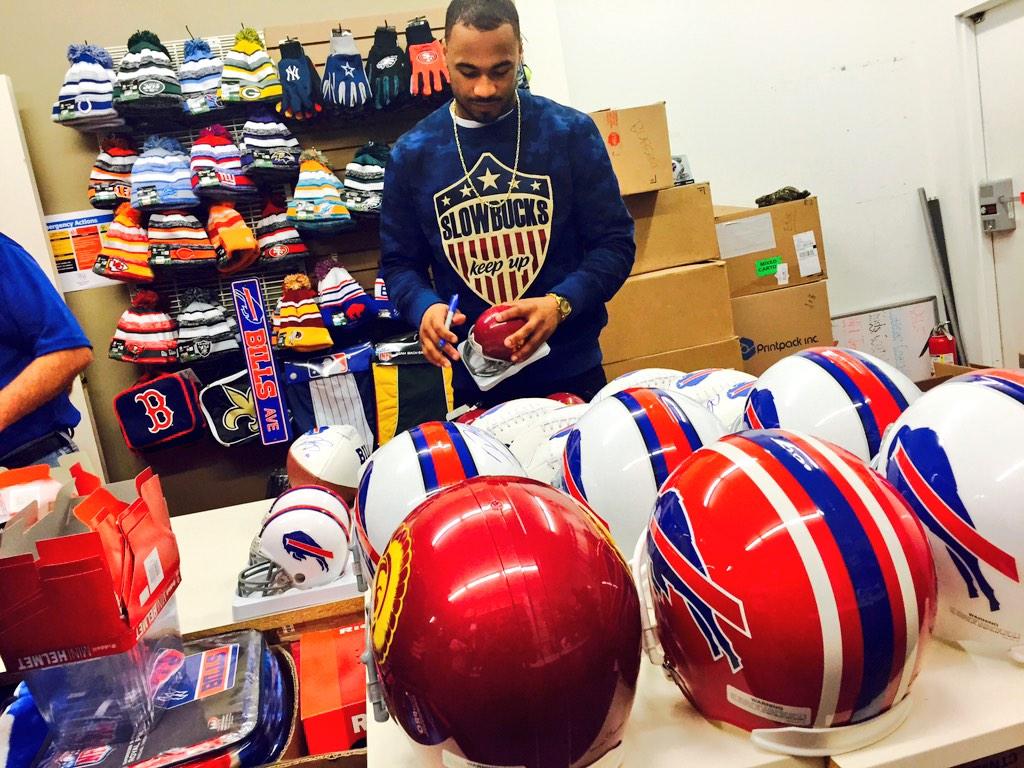 AltBuff's tweet photo. @SportsObsession @WGR550 @buffalobills @waldengalleria Come meet some Bills players and get great deals on gear http://t.co/lNAK5OhAgx