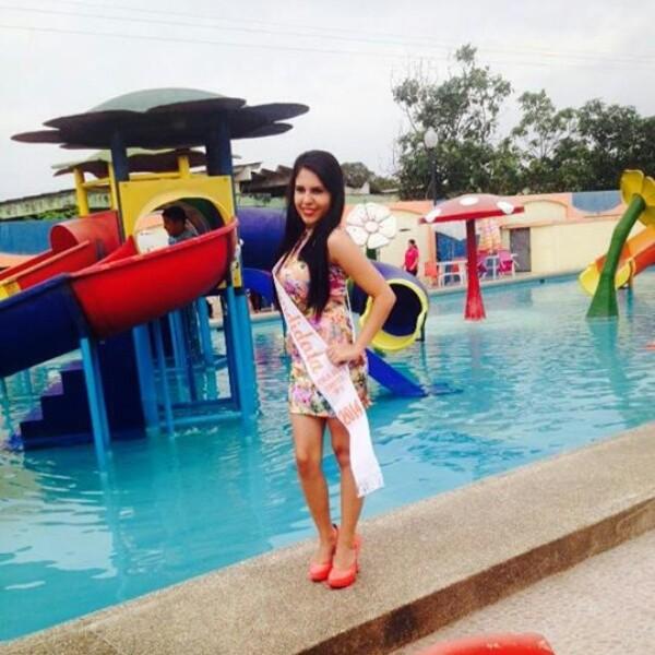 AmbarFlores03's tweet photo. Entrevista ♡ candidata a reina http://t.co/ZS1N8qE9Py