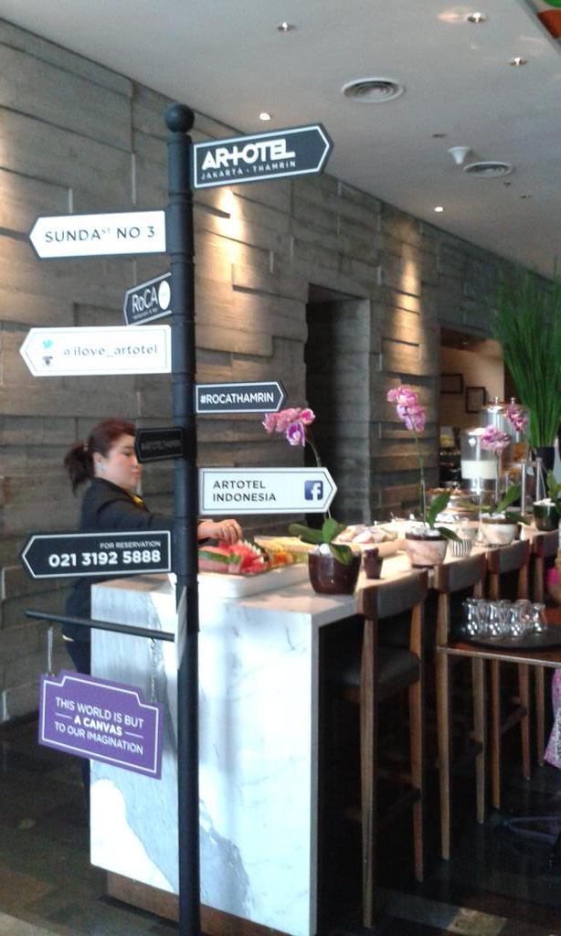 mischavalentin's tweet photo. BREAKFAST TIME!! #FFF2014 @CosmoIndonesia @ilove_ARTOTEL http://t.co/eyFHCqX89F