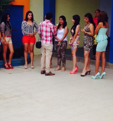 AmbarFlores03's tweet photo. Entrevista ♡ candidata a reina http://t.co/ZS1N8qE9Py