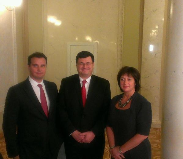 "Иностранцы" в Кабмине заявили об аннулировании второго гражданства