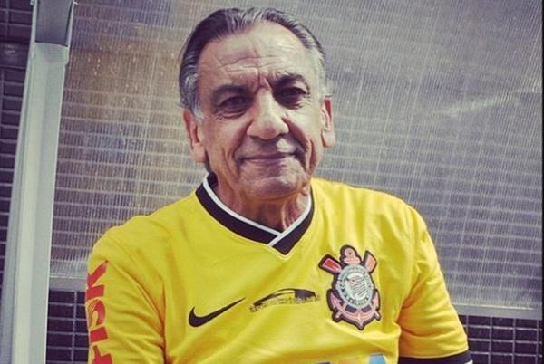 FielNaAlma's tweet photo. Sempre vivo em nossos corações. http://t.co/4B8bfkWU0u