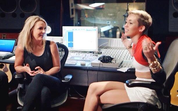 mileygossipp's tweet photo. Happy Birthday @britneyspears! Yay, have a great day always ;) Many years of life! 👑 http://t.co/VllZMknvKJ