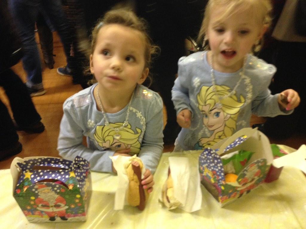 Gemma27G's tweet photo. @Blackwood_PS, @NurseryBPS, Isabelle &amp; Katelyn had a lovely time at their #supperwithsanta at the school, thankyou http://t.co/Ucs6IIUGLu