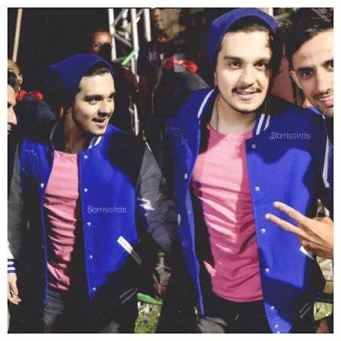 EstherLsSmp's tweet photo. Luuuuh De Azul Uff's N aguento kk :3 ☺ ♥ http://t.co/c11TWIr7Ek