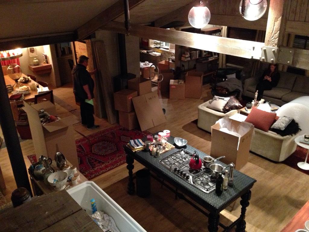 7x09 "LAST ACTION HERO" post-ep bts pics & tweets B34OXCKIMAAACPb